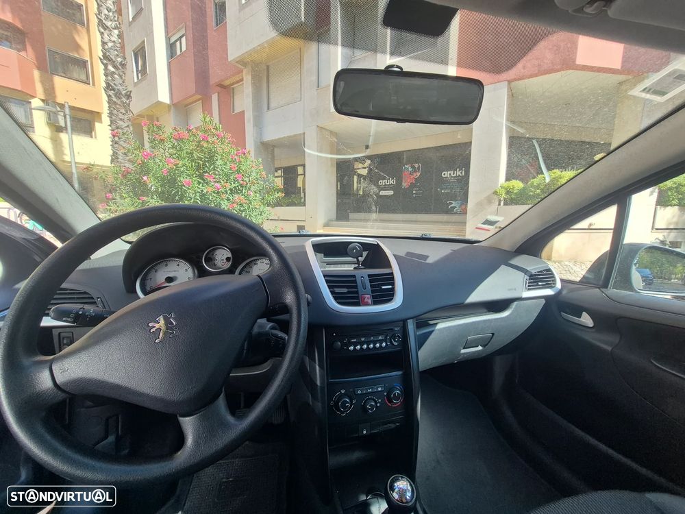 Peugeot 207 1.4 16V SE Millesim 200 Anos - 8