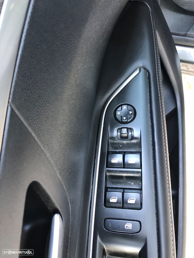 Peugeot 3008 1.5 BlueHDi Allure - 30