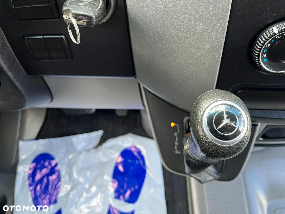Mercedes-Benz Sprinter - 11