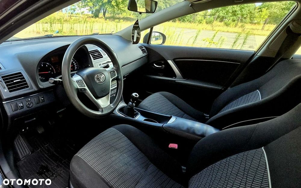 Toyota Avensis 2.0 D-4D Sol - 21
