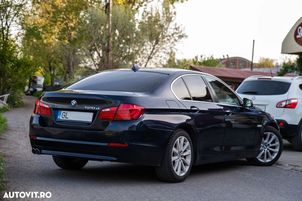 BMW Seria 5 520d Aut. - 9