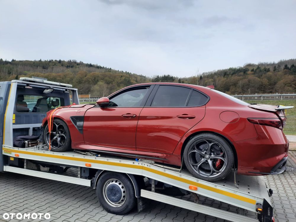 Alfa Romeo Giulia 2.9 V6 Bi-Turbo AT8 Quadrifoglio - 7