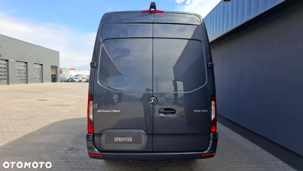 Mercedes-Benz Sprinter - 6