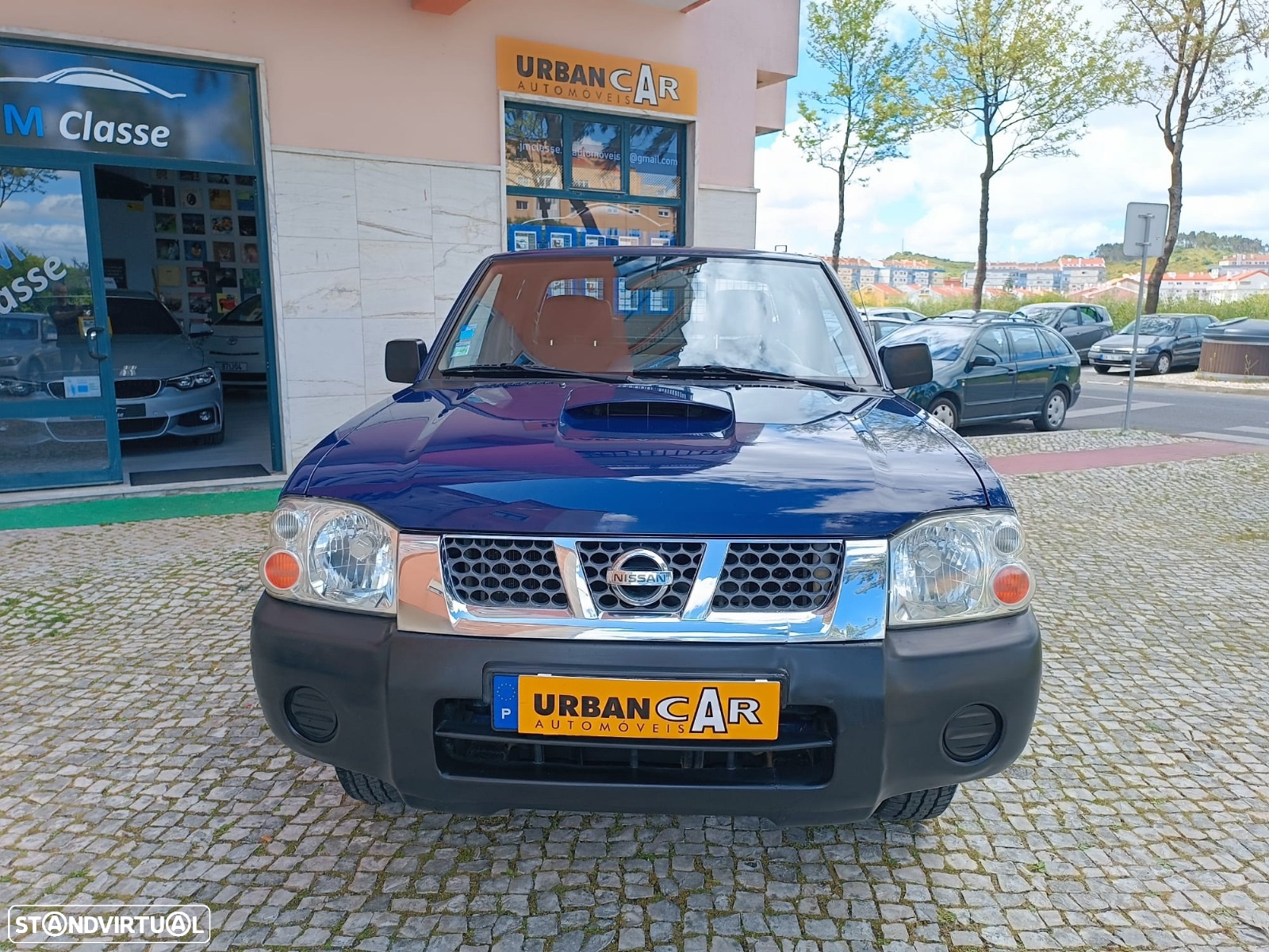 Nissan Pick Up - 2