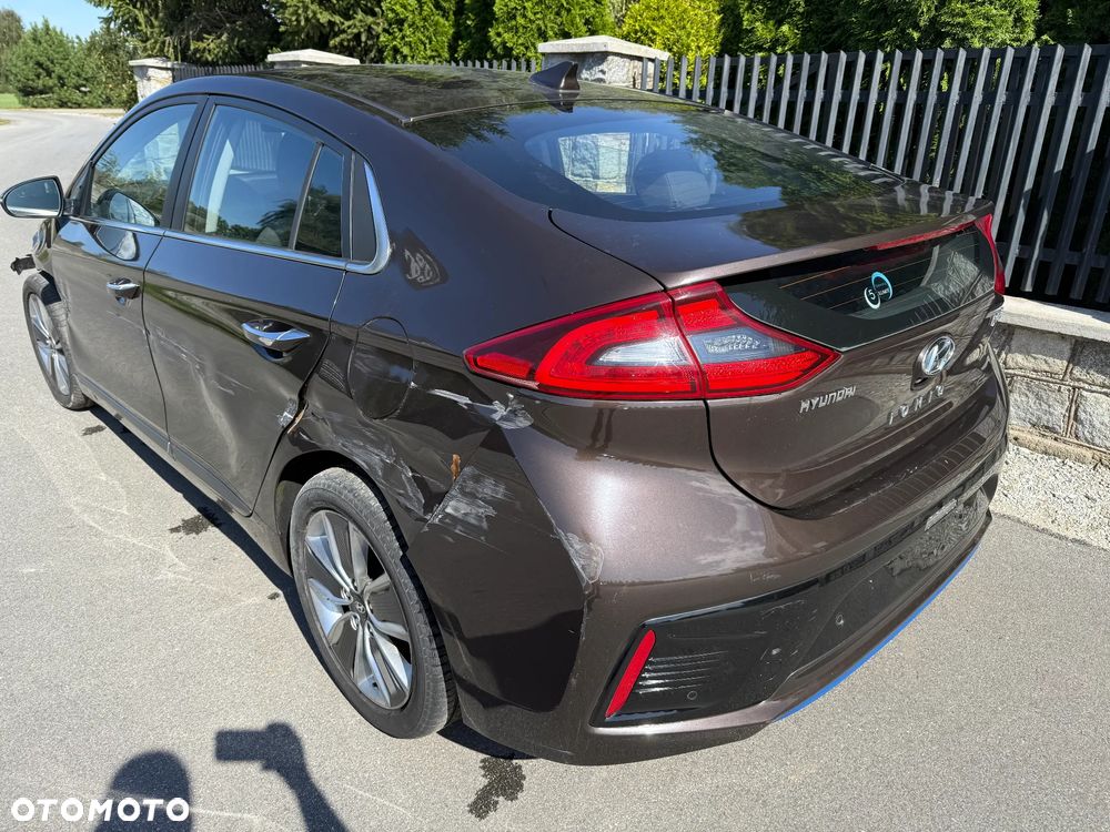 Hyundai IONIQ hybrid Business - 6