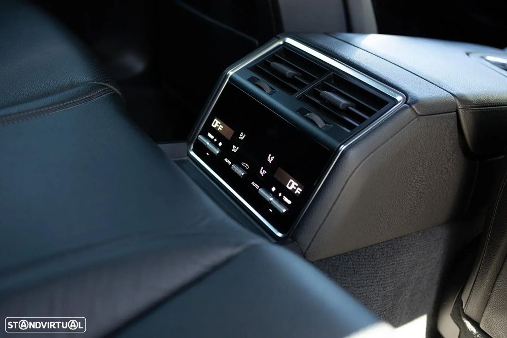 Porsche Panamera Sport Turismo 4 E-Hybrid Platinum Edition - 31