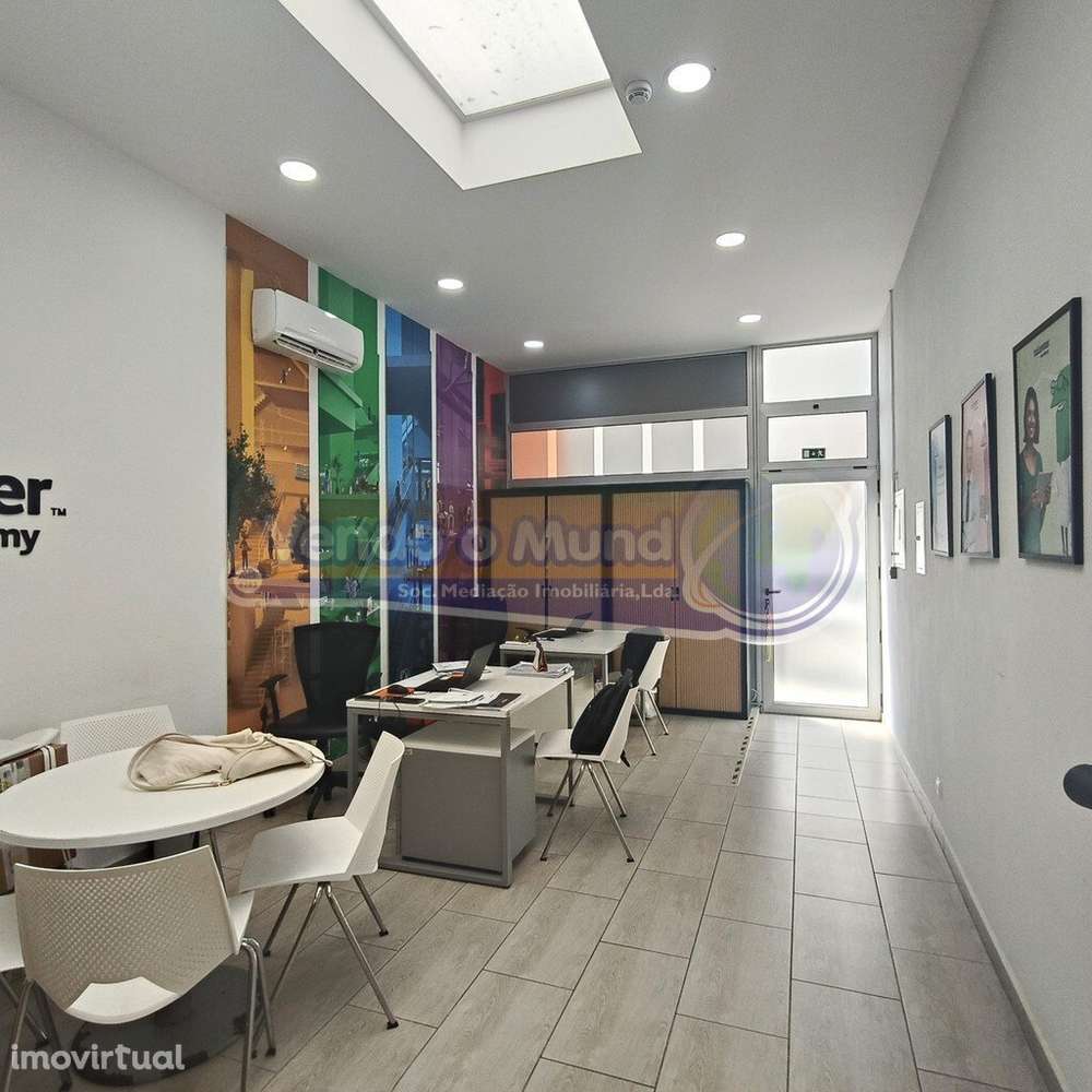 Loja no Carregado (CARR028) - Grande imagem: 2/19