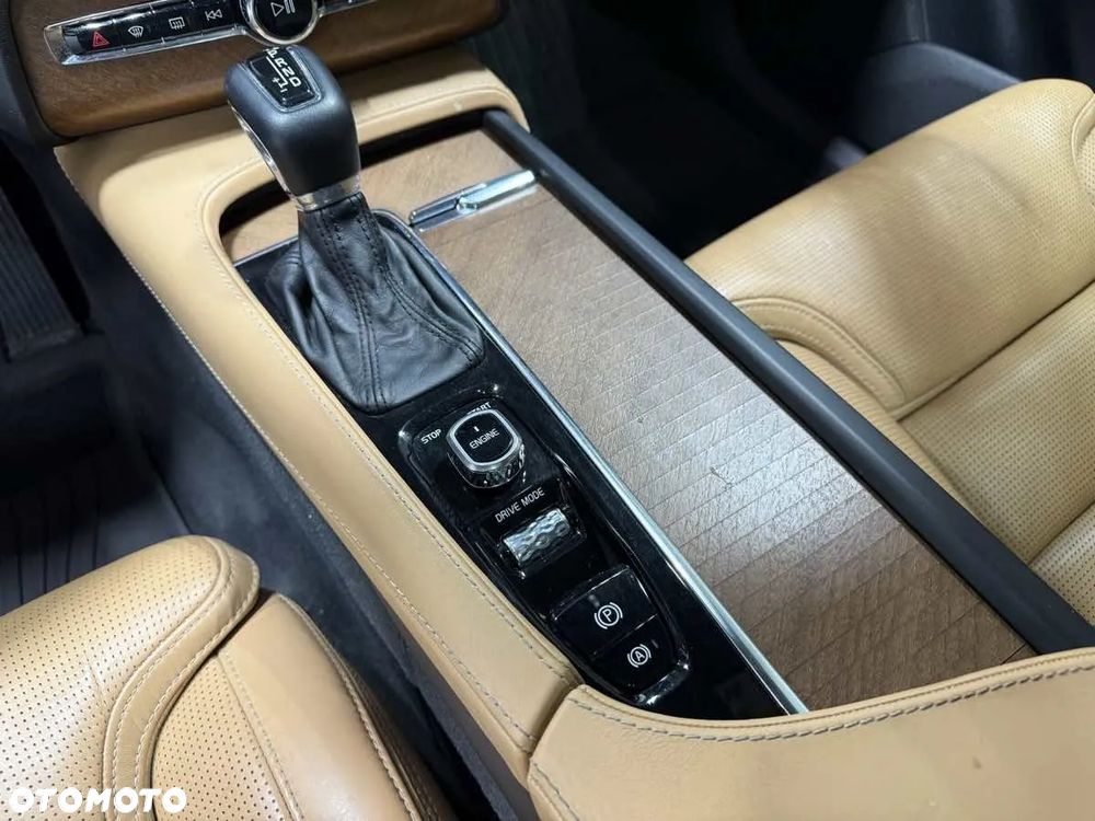 Volvo XC 90 - 12