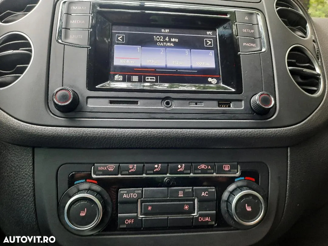 Volkswagen Golf 1.6 TDI DPF DSG Team - 5
