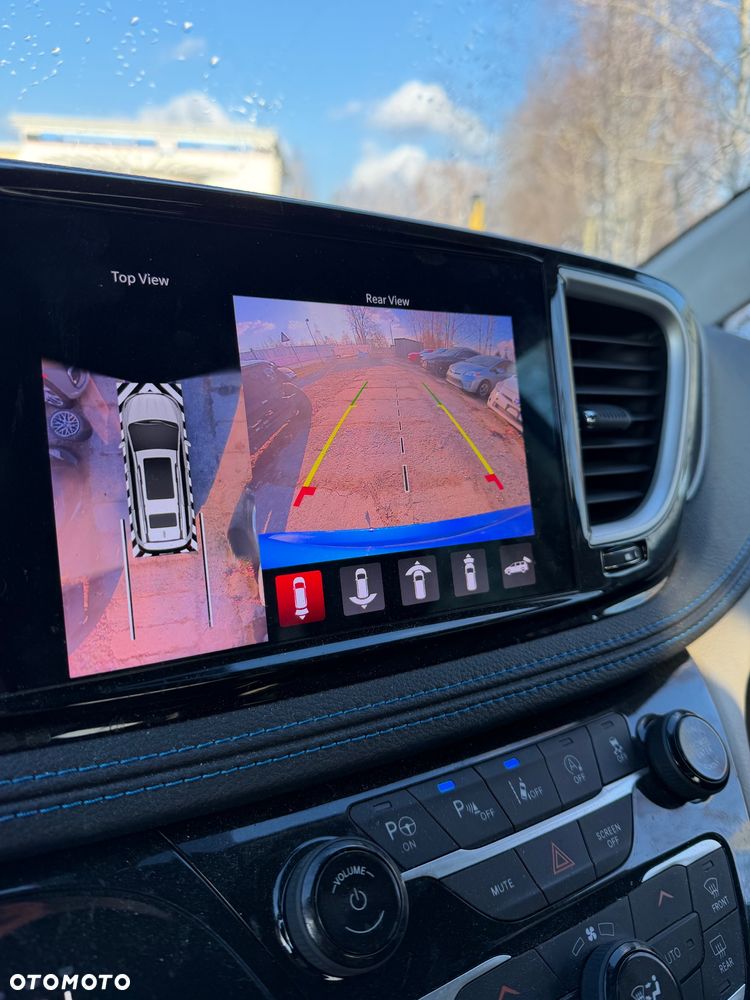 Chrysler Pacifica - 13