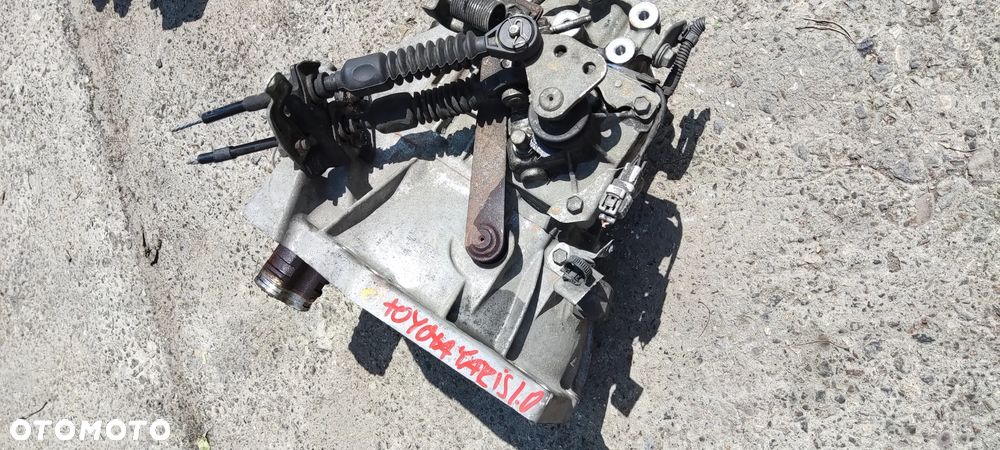 SKRZYNIA BIEGÓW TOYOTA YARIS II 1,0