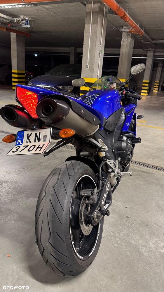 Yamaha R1 - 14
