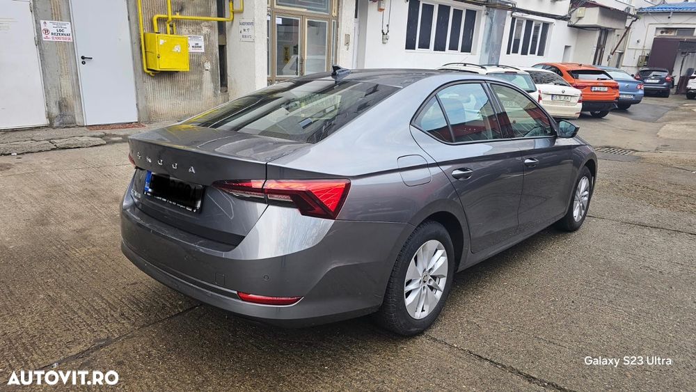 Skoda Octavia 2.0 TDI DSG Ambition - 2