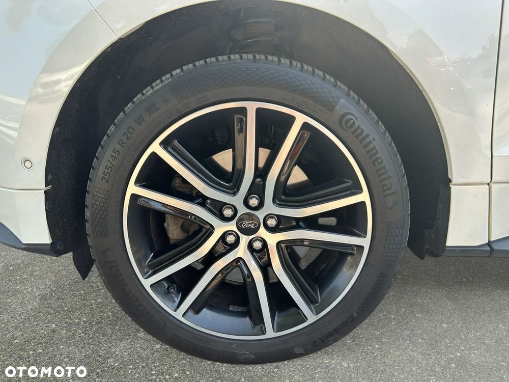 Ford Edge - 9