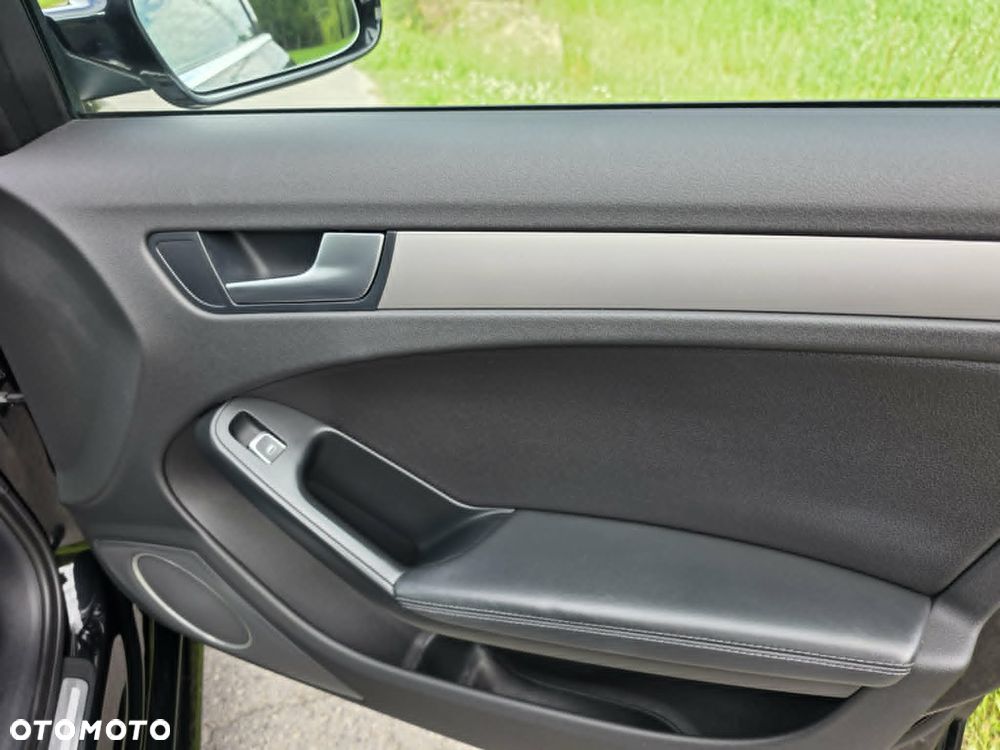 Audi A4 Avant 2.0 TDI Quattro Line - 23