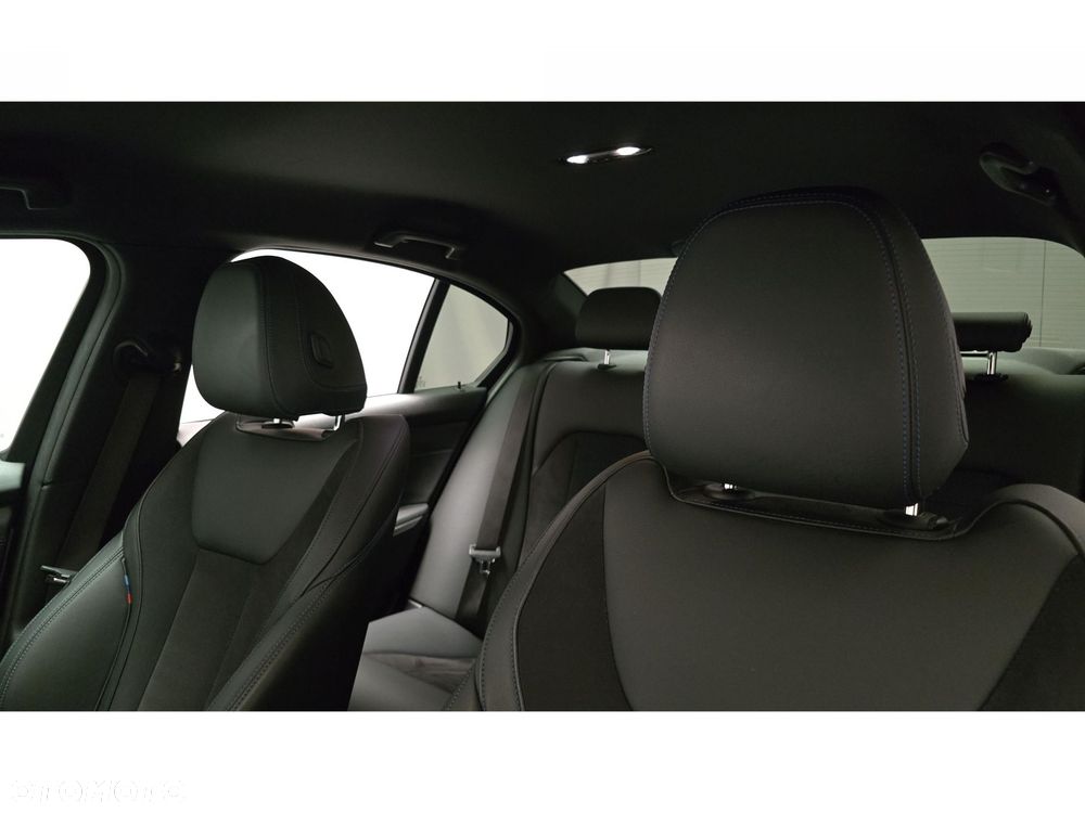 BMW Seria 3 320d xDrive M Sport - 18