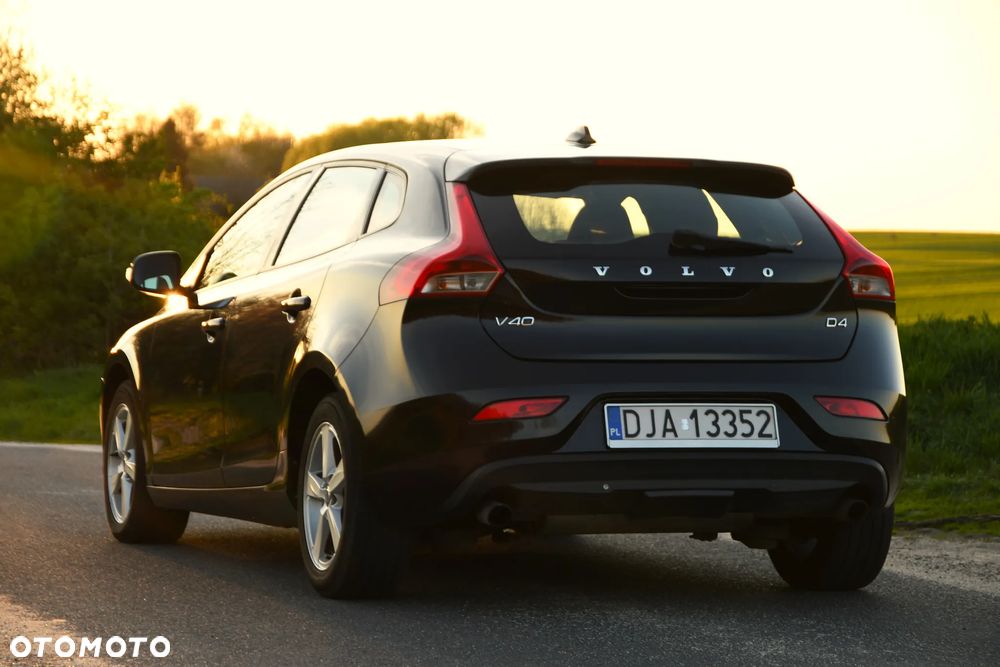Volvo V40 D4 Momentum - 13