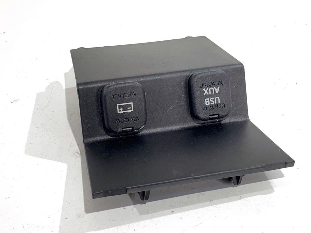 GNIAZDO USB  MAZDA 6 sedan (GJ, GL) 2012 - 2022 2.5 (GJ5FP) 141 kW [192 KM] benzyna 2013 - 2022 - 1