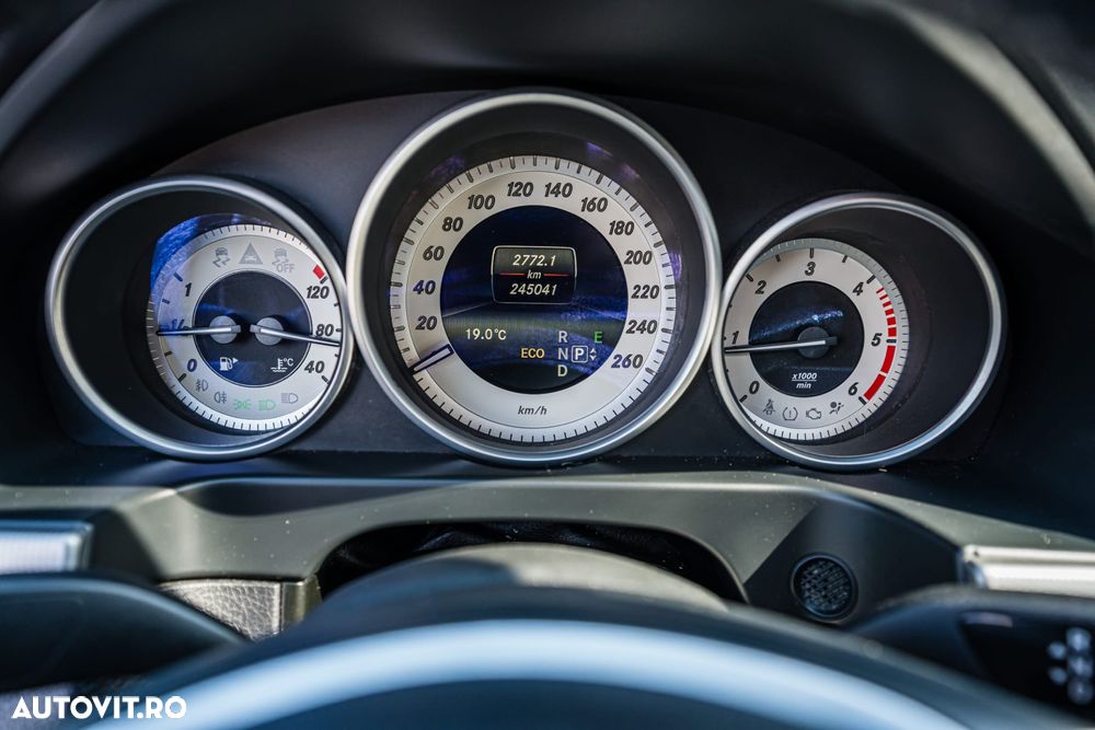 Mercedes-Benz E 220 BlueTEC BlueEFFICIENCY 7G-TRONIC Edition Avantgarde - 25