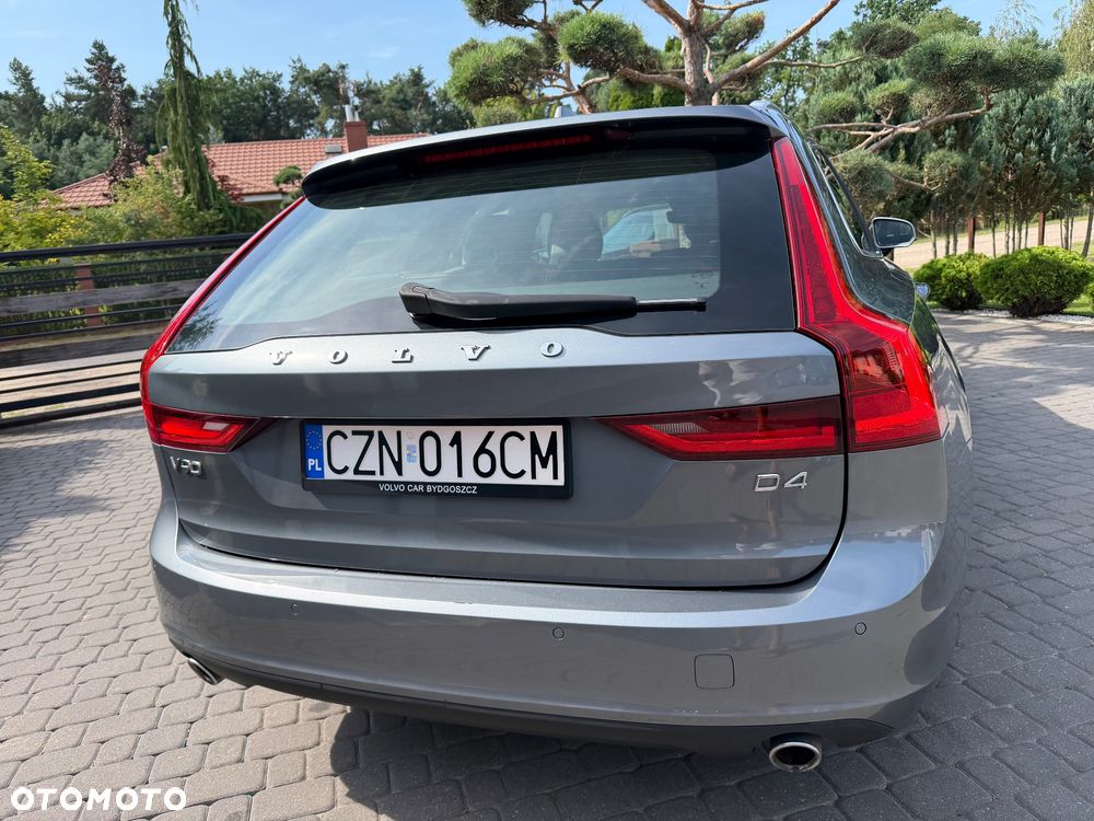 Volvo V90 D4 Momentum - 23