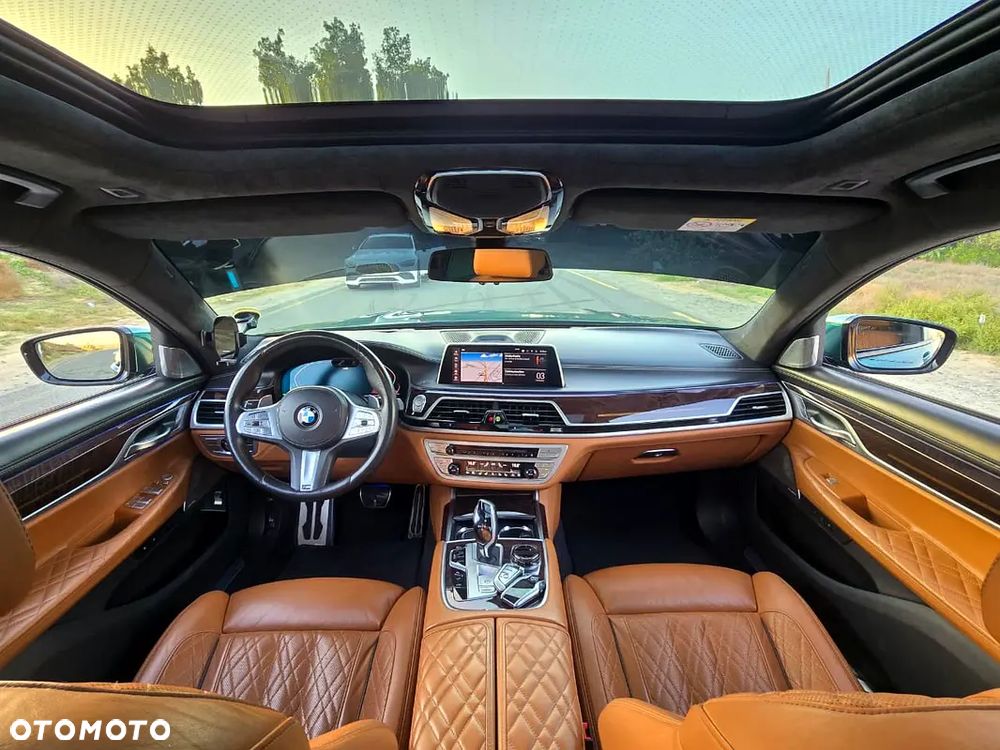 BMW Seria 7 750Li xDrive - 10
