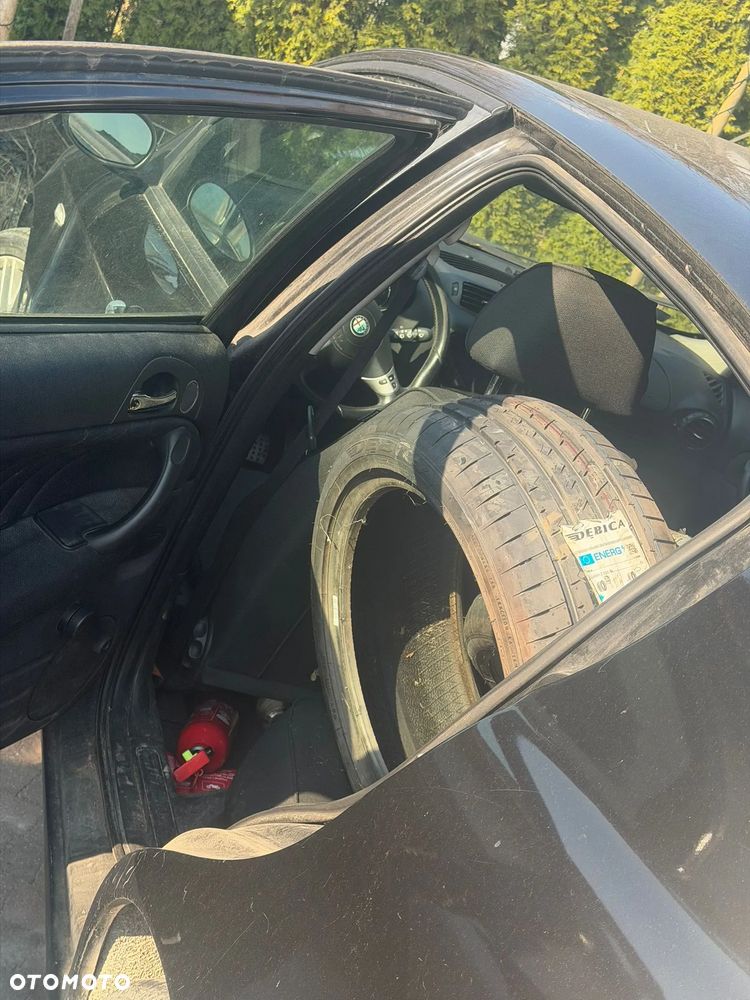 Alfa Romeo 147 1.6 Twin Spark 16V - 4