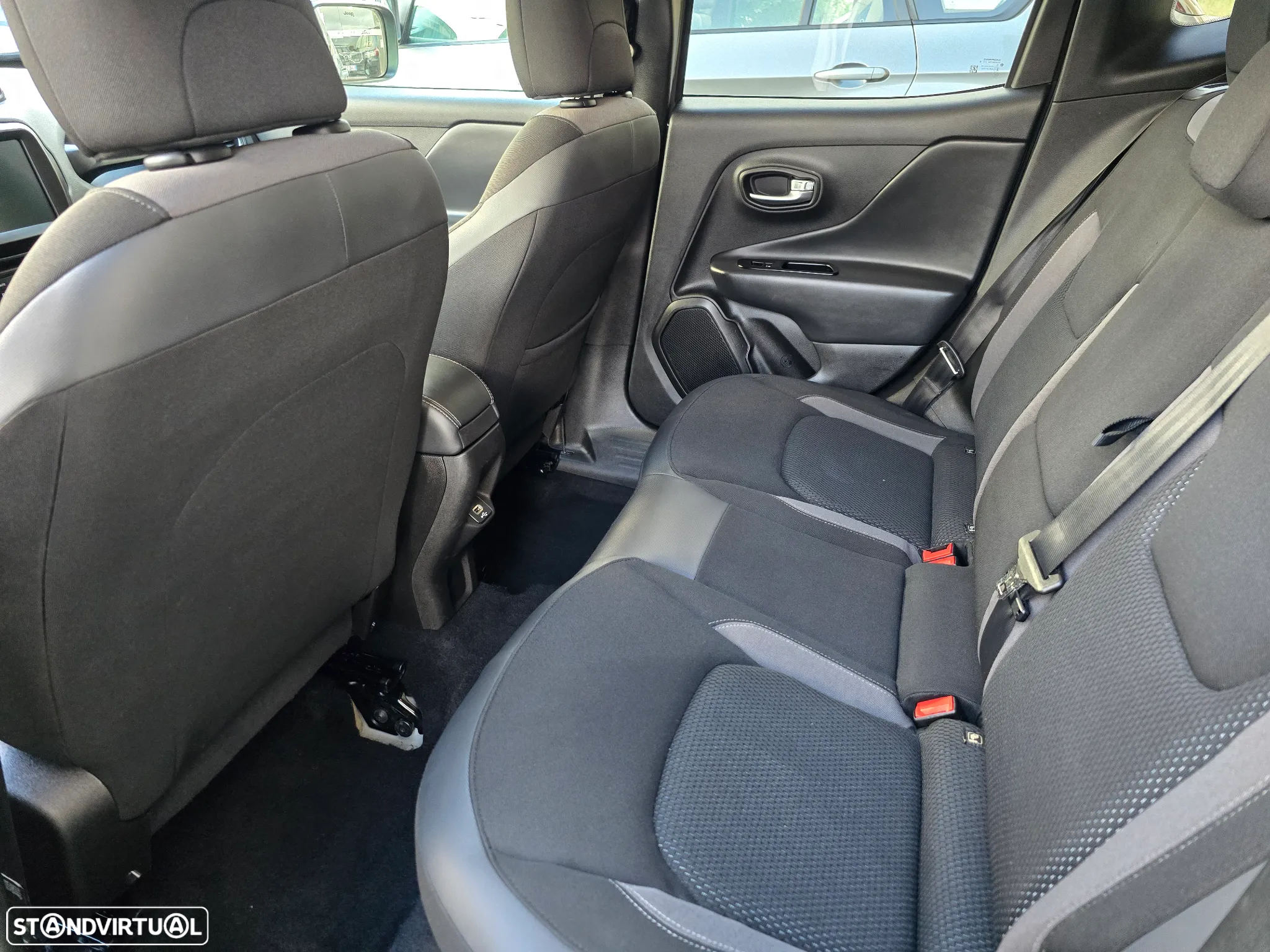 Jeep Renegade 1.3 TG 4Xe Upland - 16