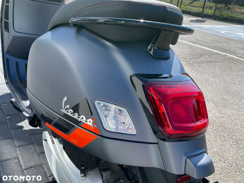 Vespa GTS - 16