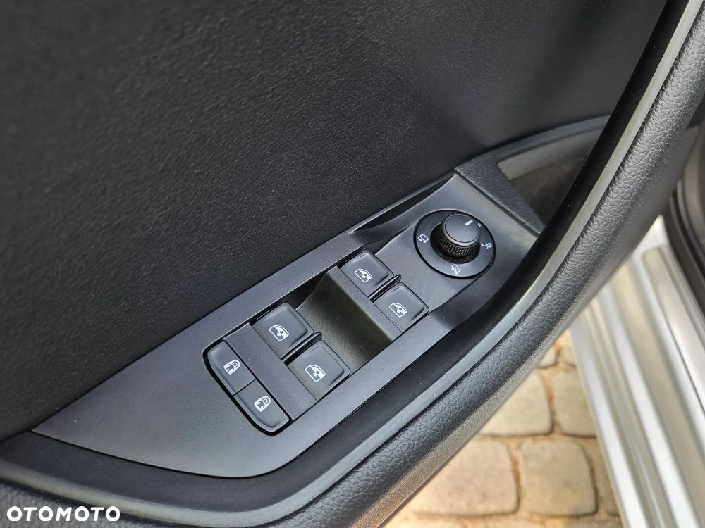 Skoda Superb 2.0 TDI SCR Ambition DSG - 24