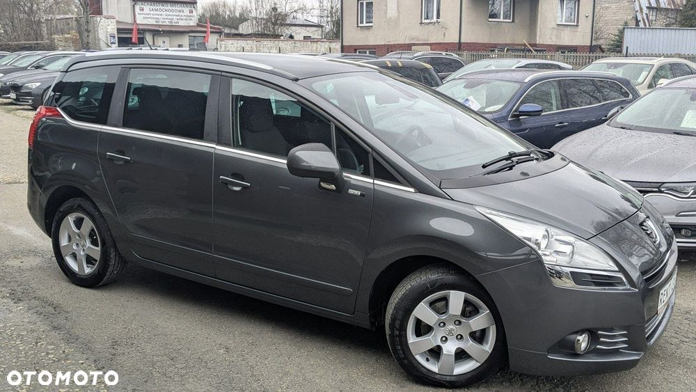 Peugeot 5008 - 8