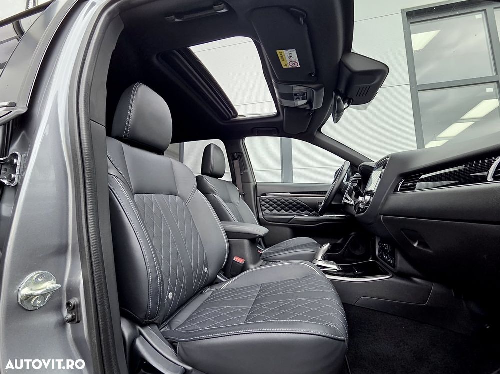 Mitsubishi Outlander - 13