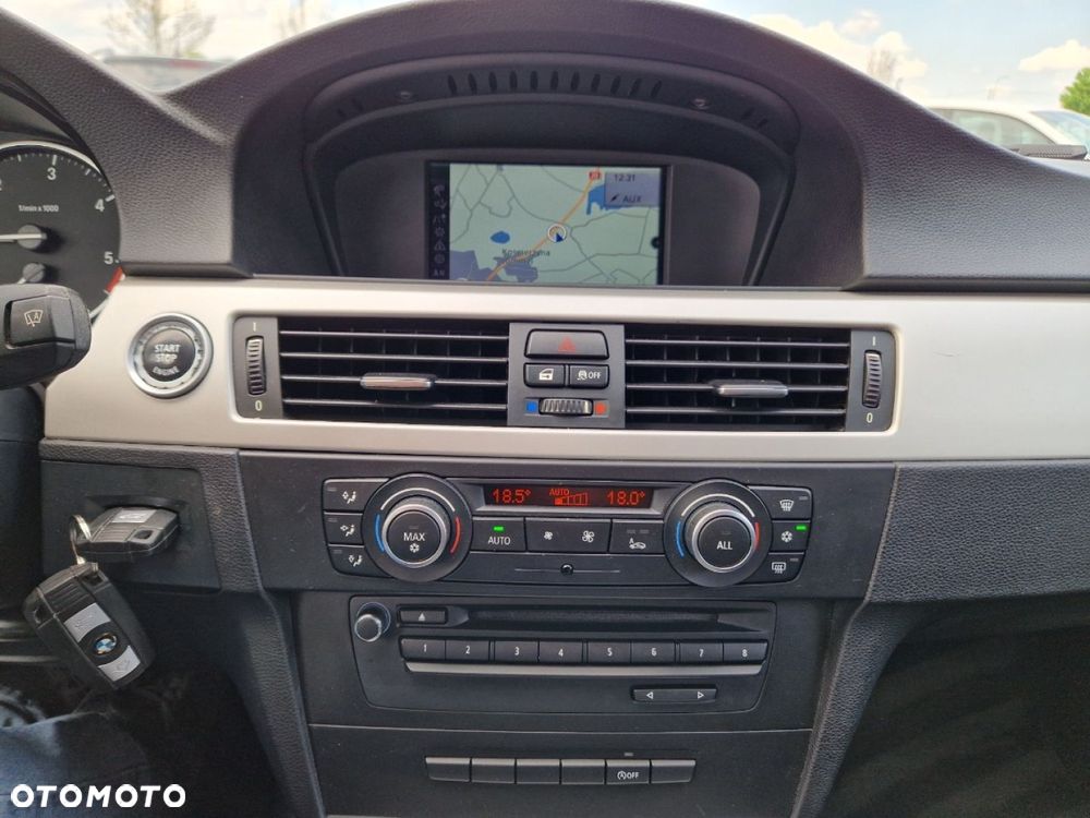 BMW Seria 3 318d - 14