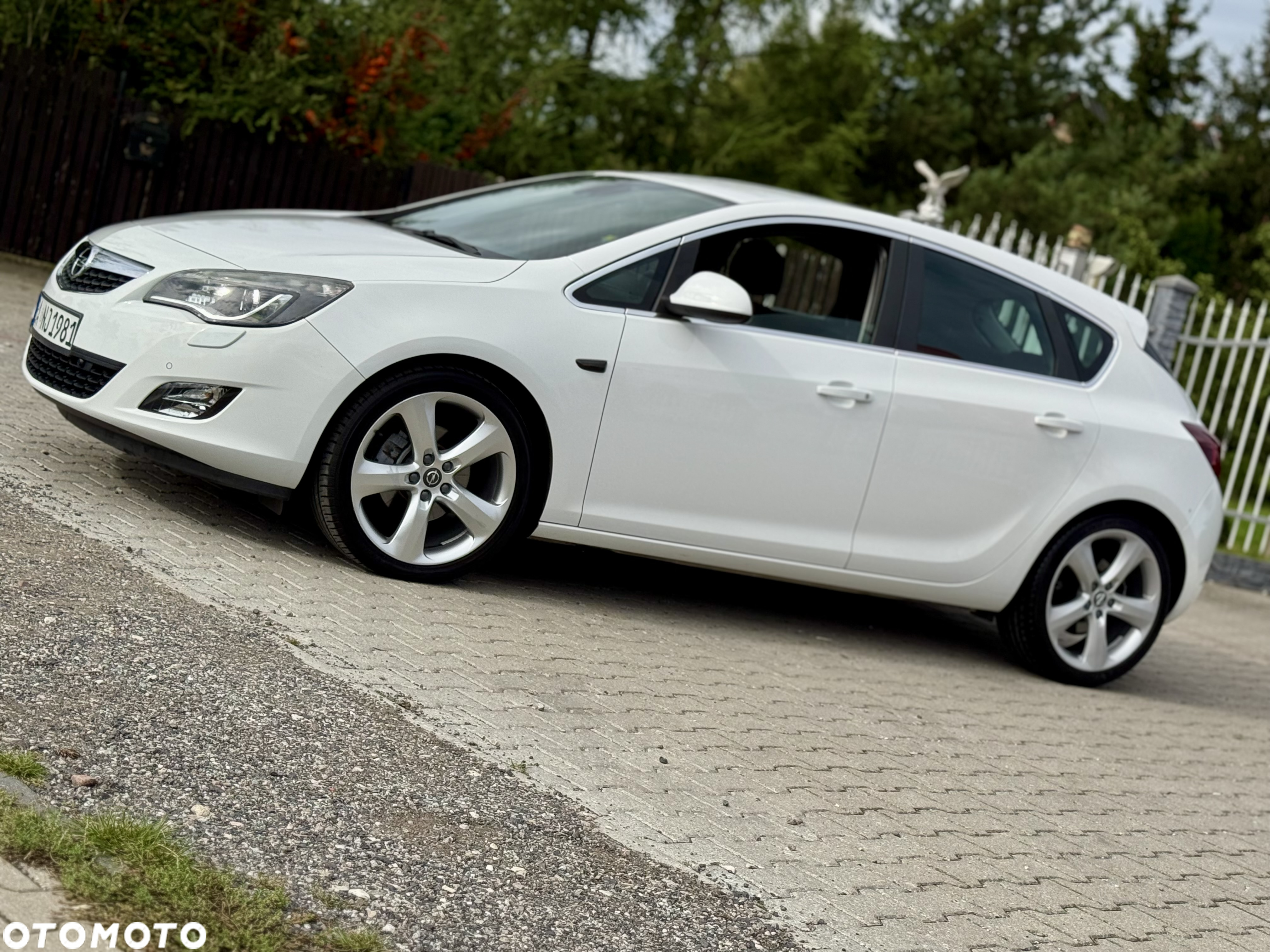 Opel Astra 1.6 Turbo Cosmo - 21
