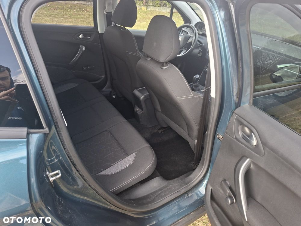 Peugeot 2008 1.6 BlueHDi Style - 11