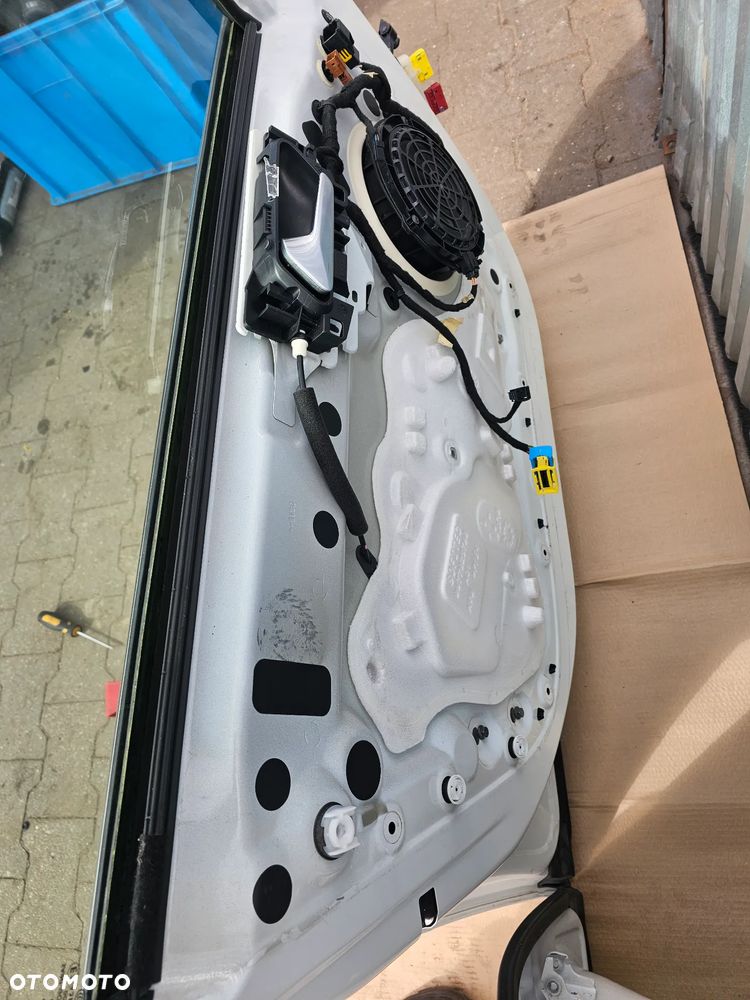 DRZWI LEWE PRZÓD TYŁ 308 T9 BIAŁA PERŁA KWED - 4