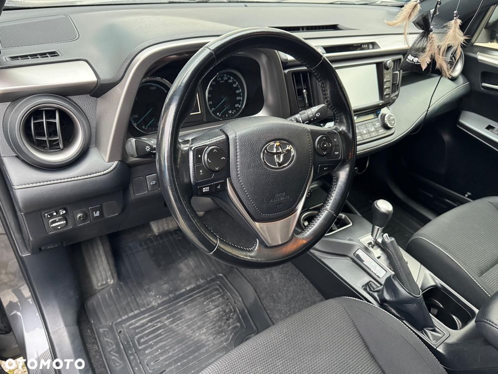 Toyota RAV4 Hybrid Premium 4x2 - 11
