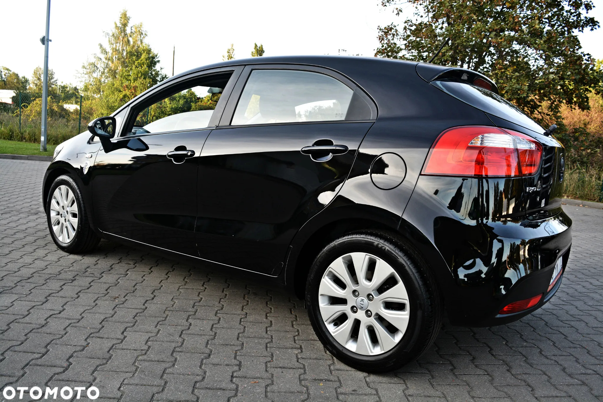 Kia Rio 1.2 Edition 7 - 11