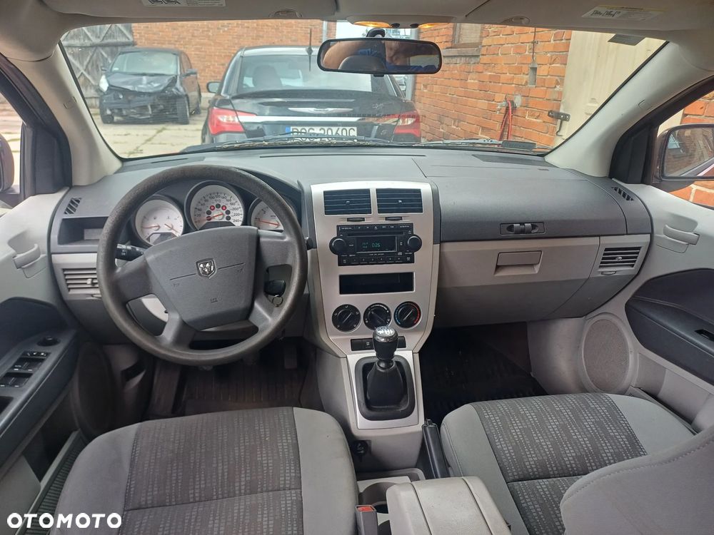 Dodge Caliber - 10