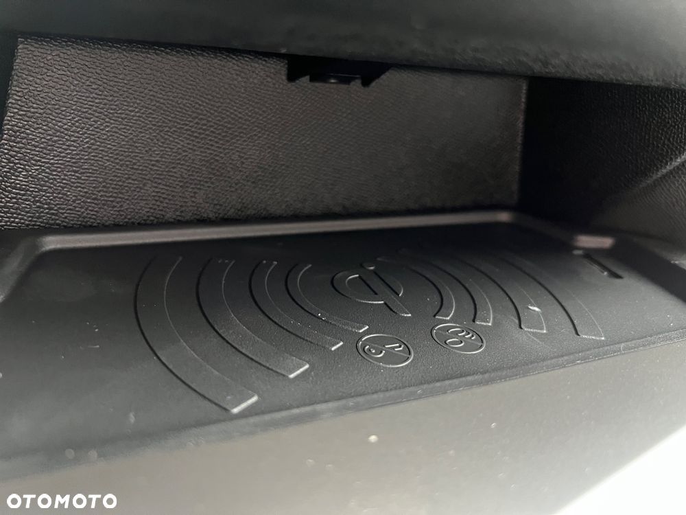 Peugeot 408 1.6 Plug-in Hybrid 240 GT Exclusive e-DCS7 - 29