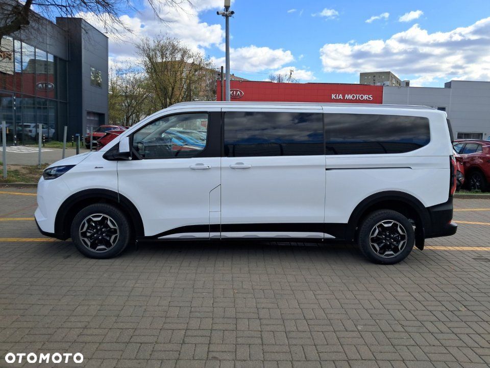 Ford Tourneo Custom - 2