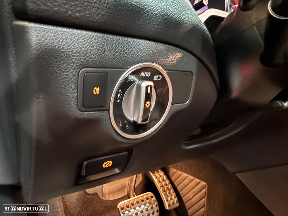 Mercedes-Benz CLA 45 AMG 4Matic 7G-DCT - 31