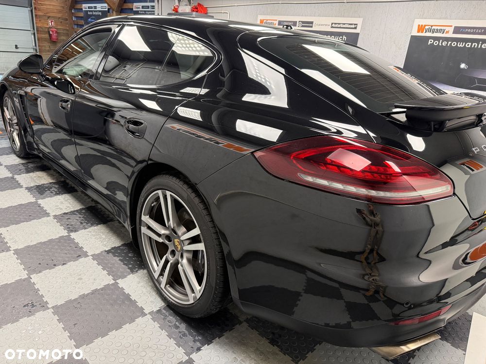 Porsche Panamera - 21