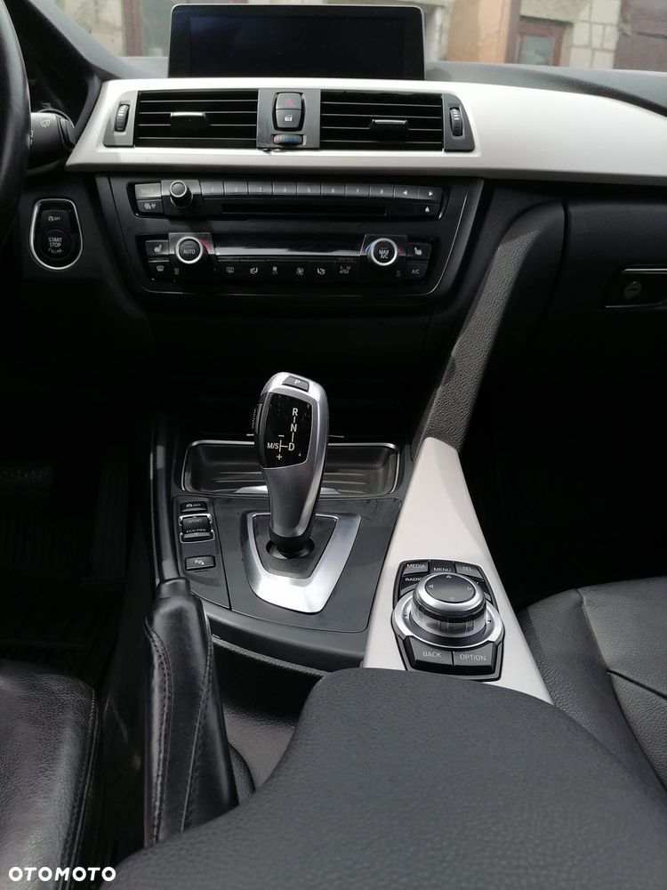 BMW Seria 3 318d - 14