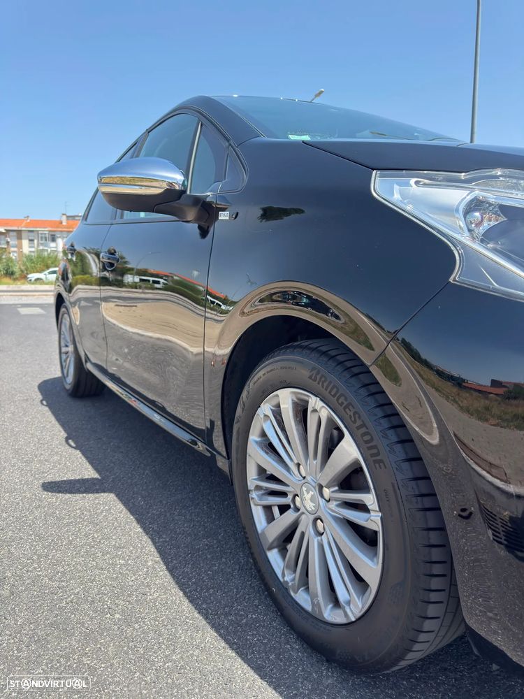 Peugeot 208 1.2 PureTech Style - 7