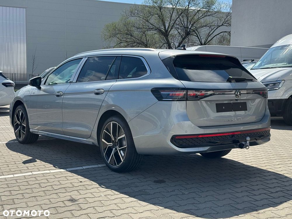 Volkswagen Passat Variant 1.5 TSI eHybrid PHEV 200kW R-Line Plus DSG - 24