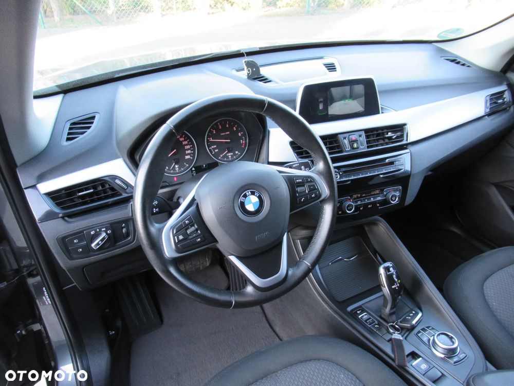 BMW X1 sDrive18i GPF - 19