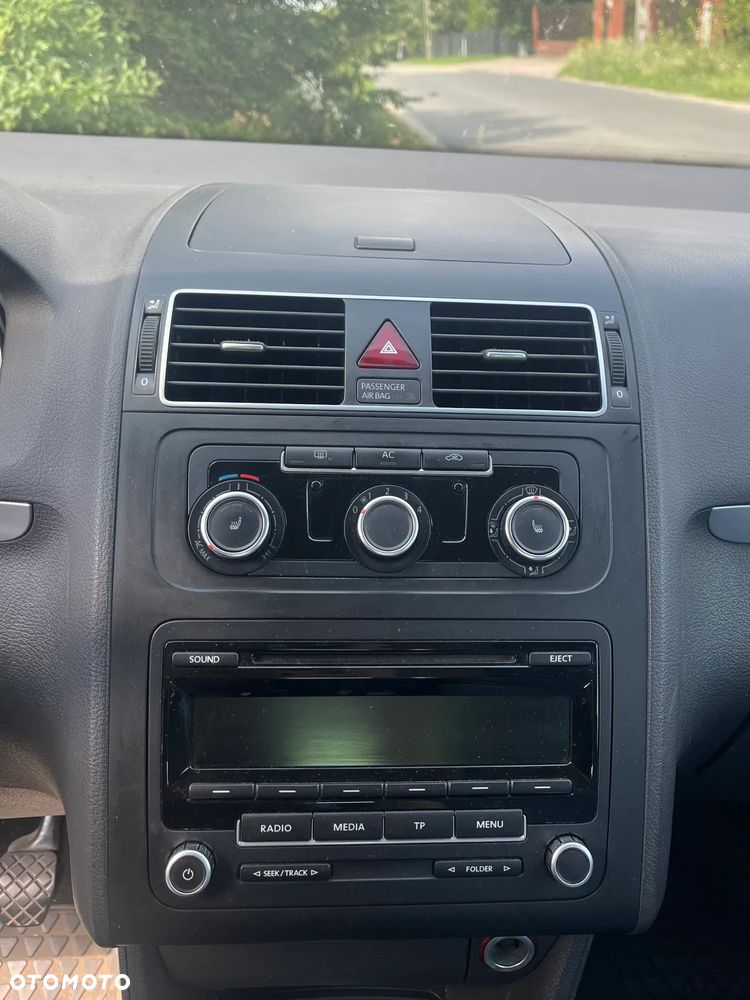 Volkswagen Touran - 9