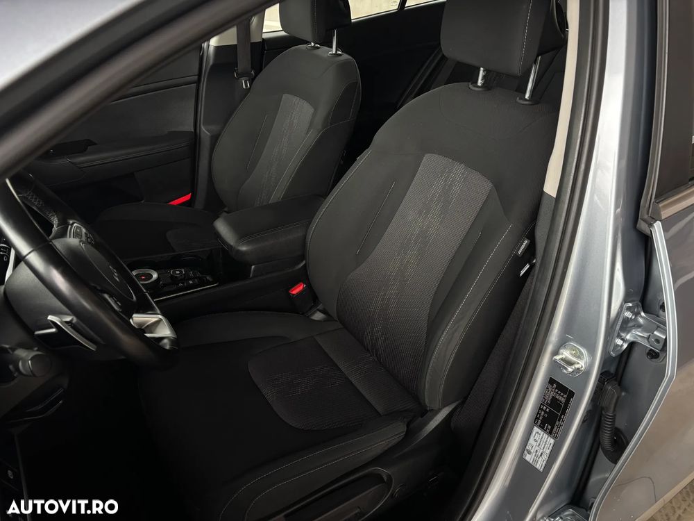 Kia Sportage 1.6 T-GDI HEV 6AT 4x2 Style - 35