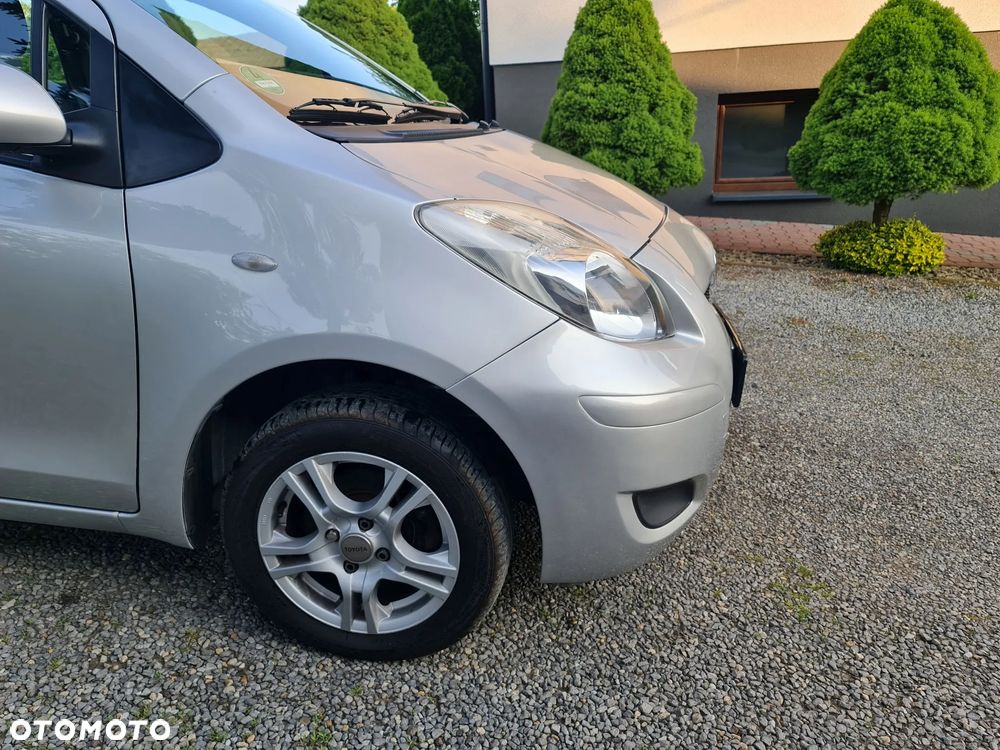 Toyota Yaris - 25