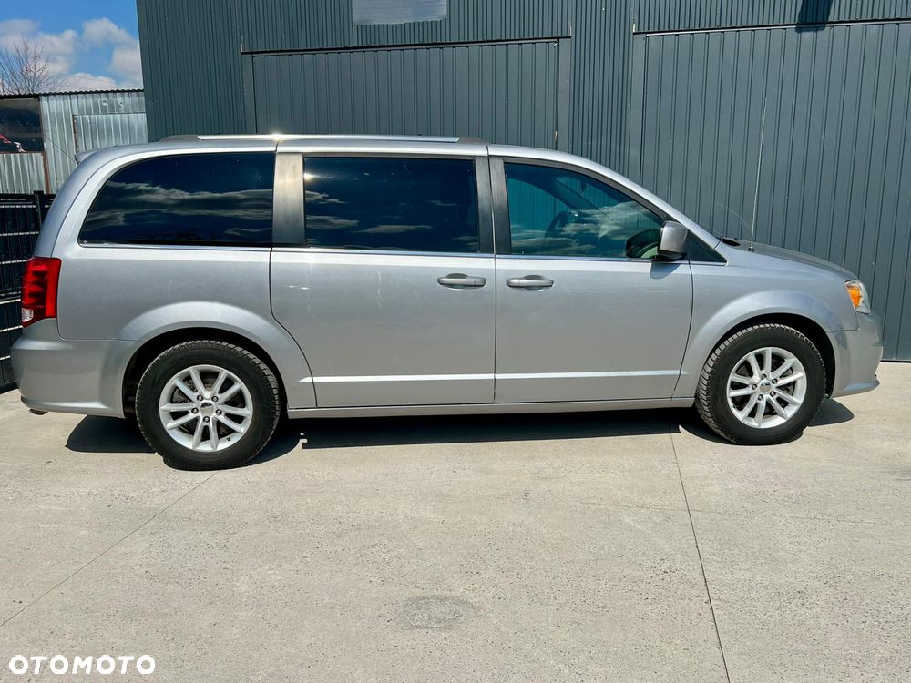 Dodge Grand Caravan - 3